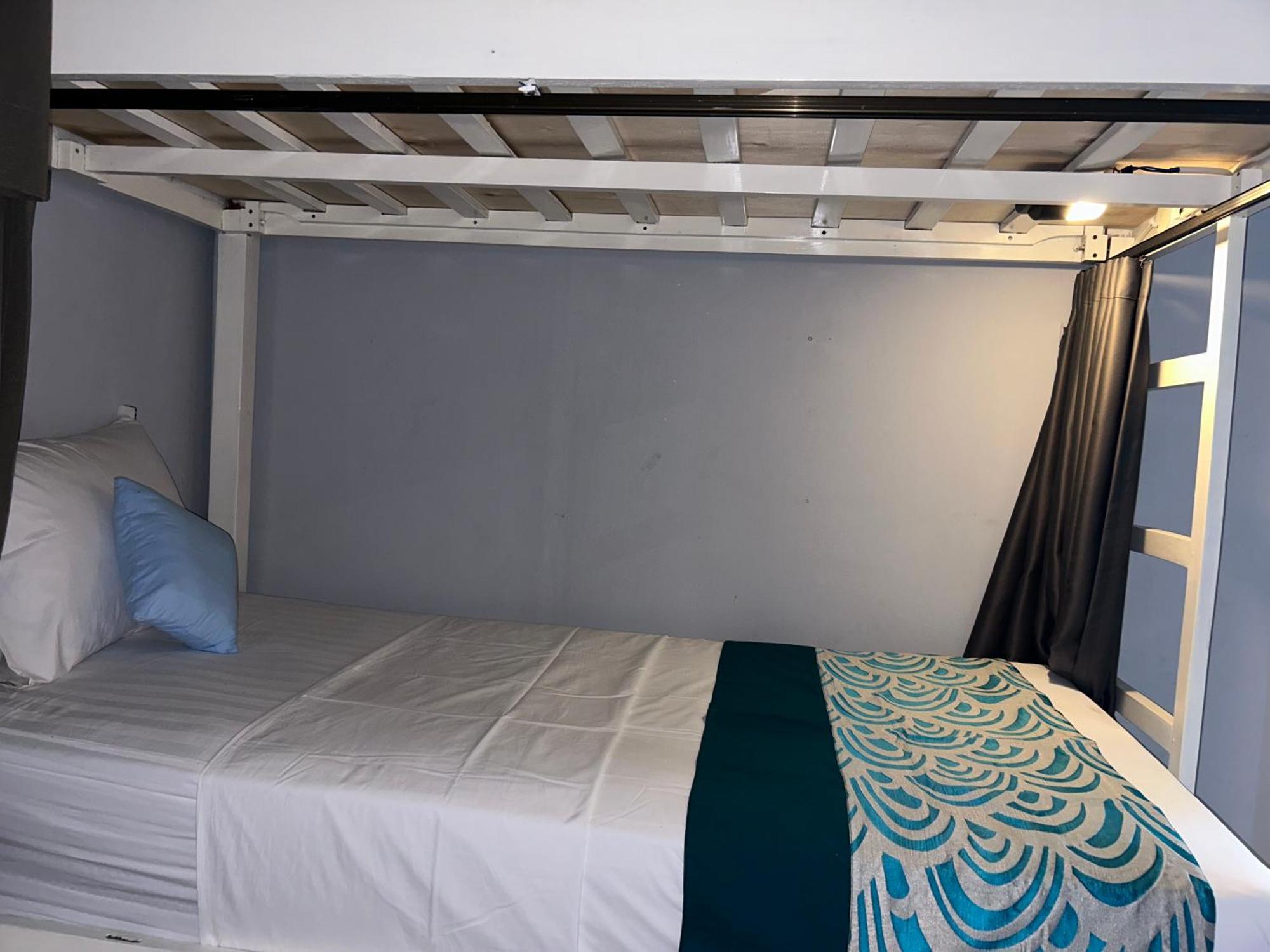 Blue Waves Hostel Amed Ambat Esterno foto