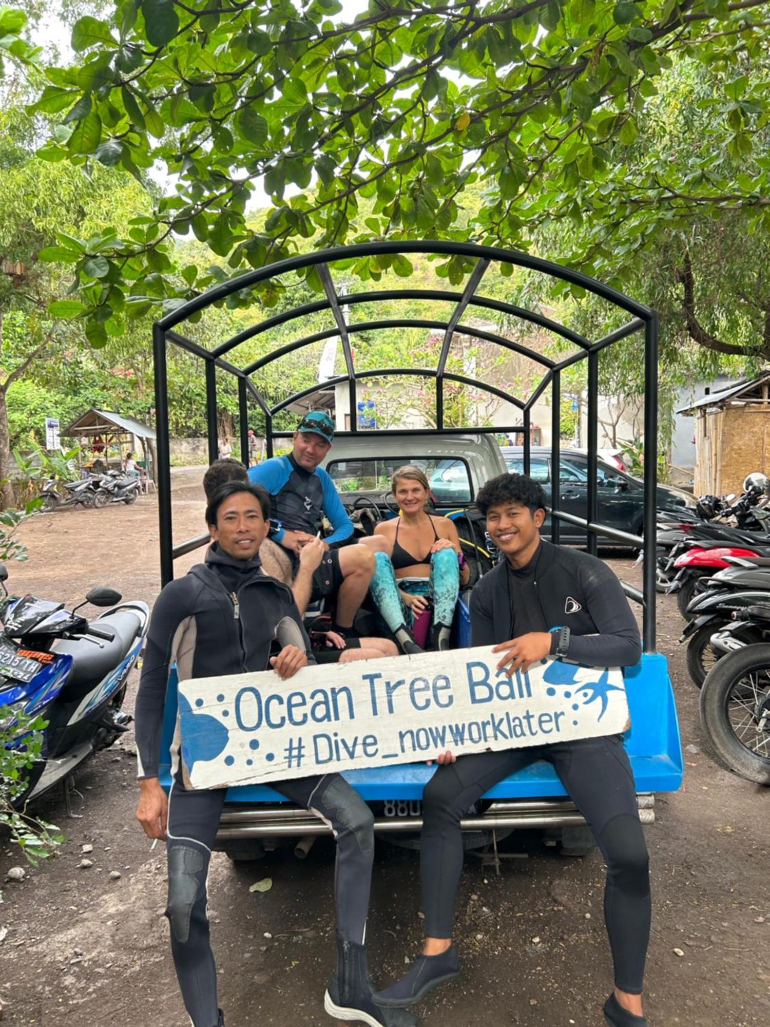 Blue Waves Hostel Amed Ambat Esterno foto