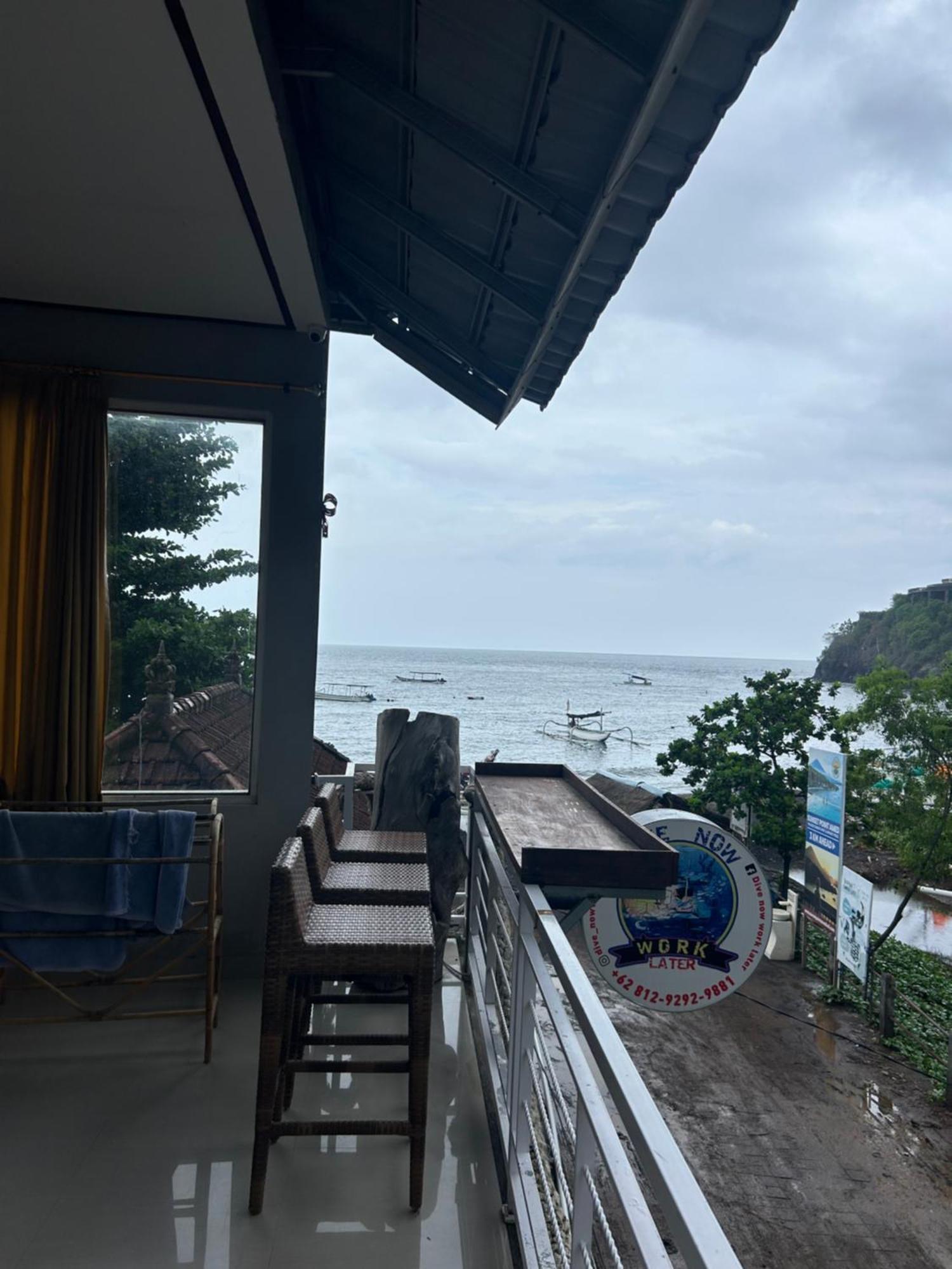 Blue Waves Hostel Amed Ambat Esterno foto