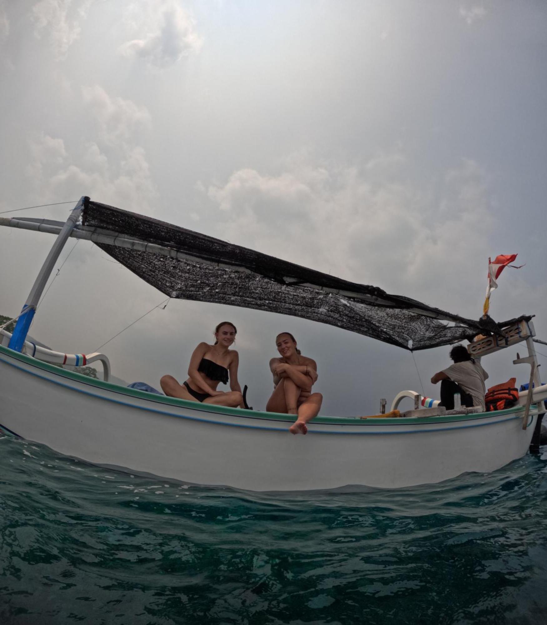 Blue Waves Hostel Amed Ambat Esterno foto